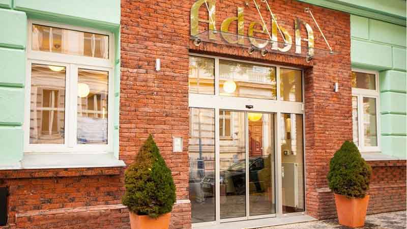 Hotel Adeba